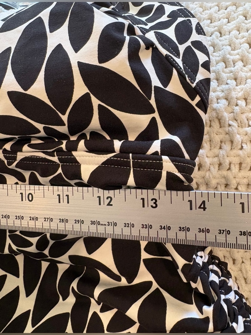 Lands End Women’s Tankini Top, B&W Petal Pattern w/Side String Ruching; Size 8D - Picture 5 of 7